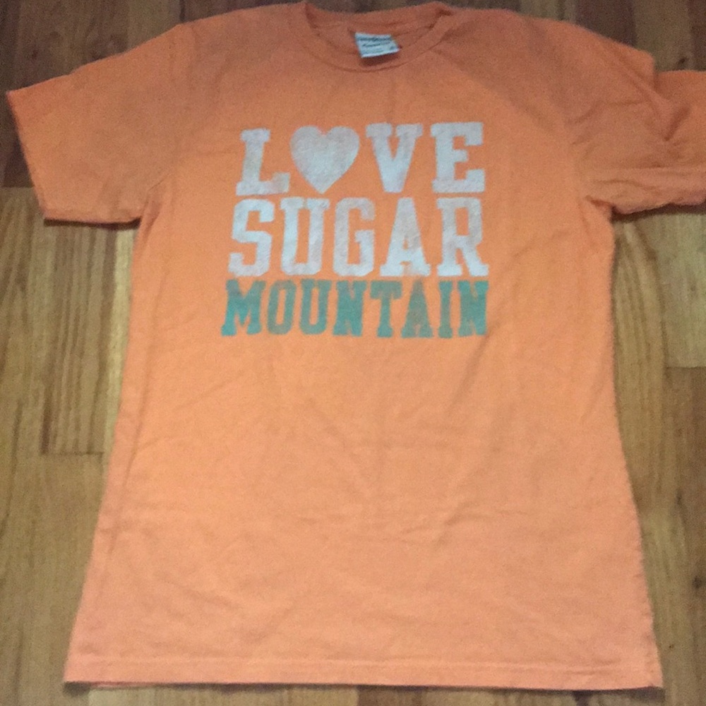 Sugar Mountain ski lodge shirt, XL